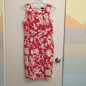 Sleeveless Textured Pleat-waist Floral Dress
